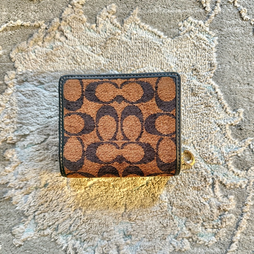 COACH Snap Wallet in Signature Chenille - Gold/Truffle - Picture 3 of 8